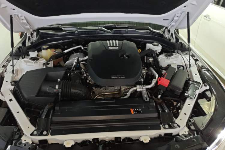 Used Cadillac CT4 2023 25T Fashion Edition Engine Bay