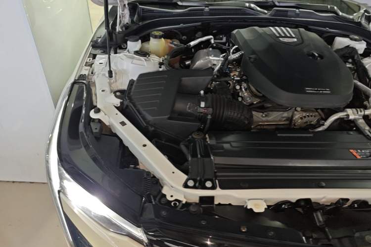 Used Cadillac CT4 2023 25T Fashion Edition Engine Bay Right