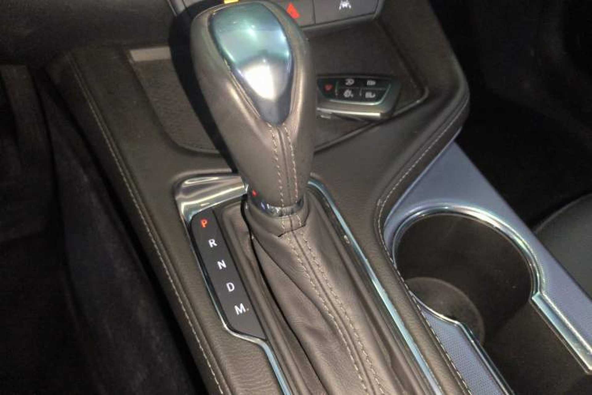 Used Cadillac CT4 2023 25T Luxury Model Gear Lever