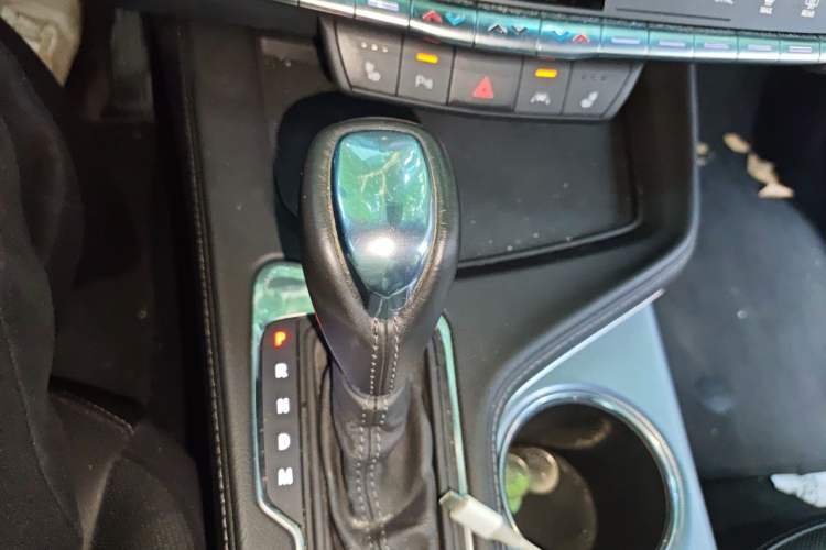 Used Cadillac CT4 2023 28T Luxury Version Gear Lever