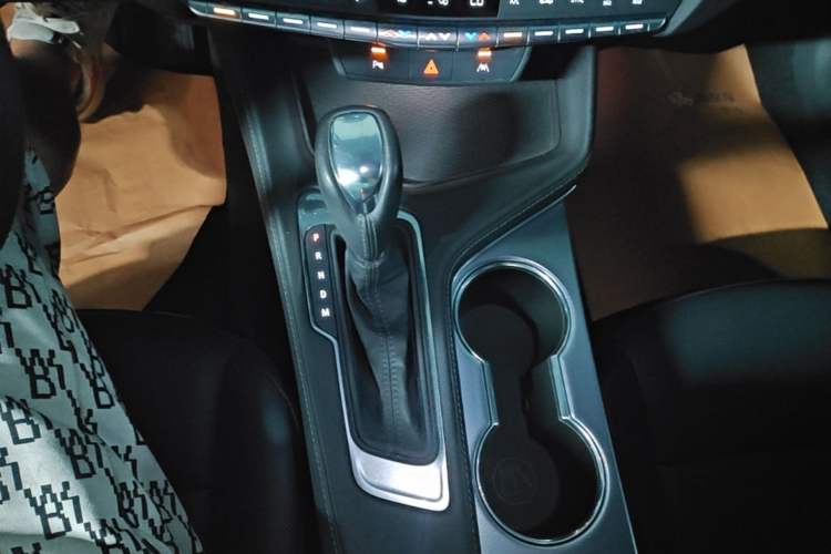 Used Cadillac CT4 2023 25T Luxury Model Gear Lever