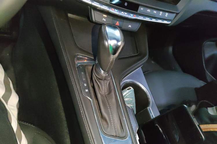 Used Cadillac CT4 2023 25T Luxury Model Gear Lever