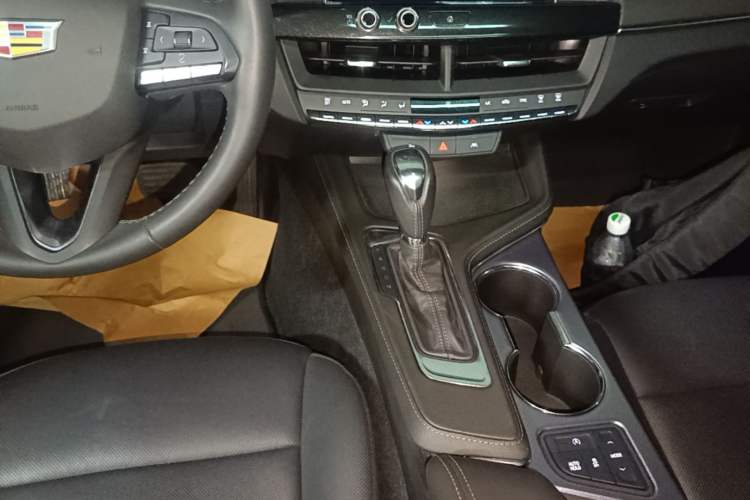 Used Cadillac CT4 2023 25T Luxury Model Gear Lever