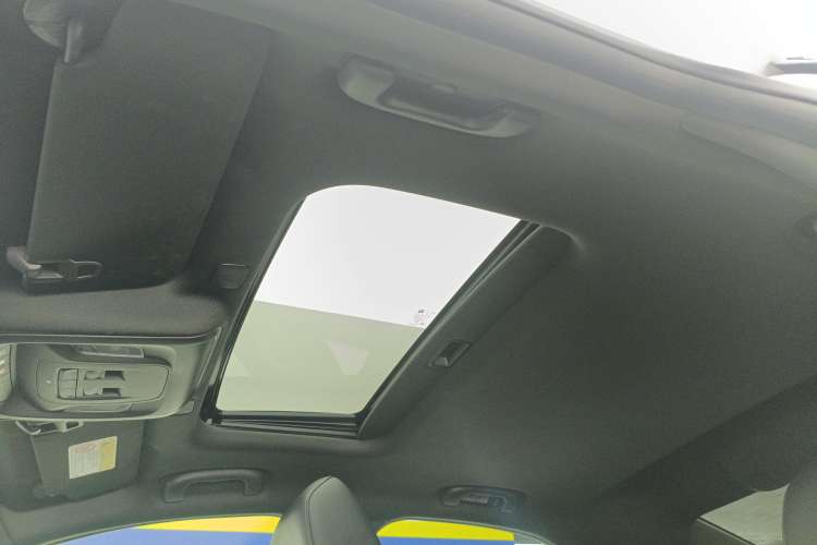 Used Cadillac CT4 2023 25T Luxury Model Headliner