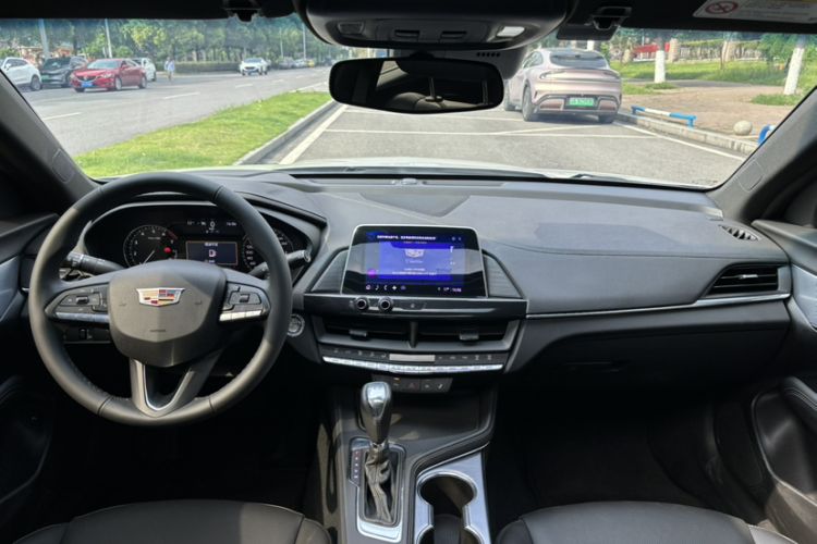 Used Cadillac CT4 2023 28T Luxury Version Interior 1