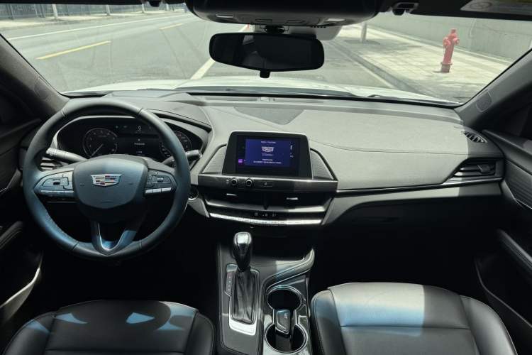 Used Cadillac CT4 2023 25T Fashion Edition Interior 2