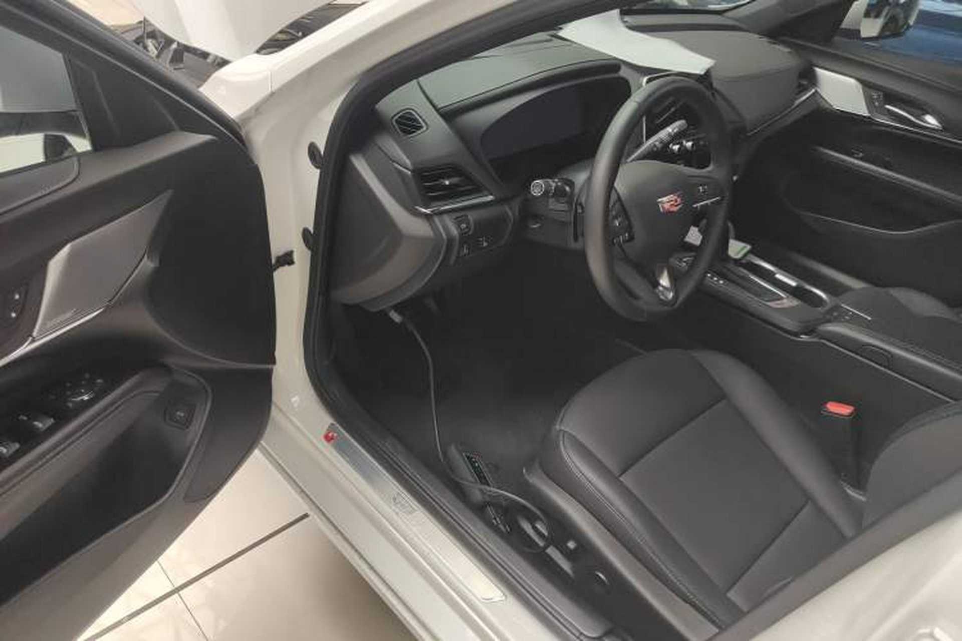 Used Cadillac CT4 2023 28T Luxury Version Interior 3