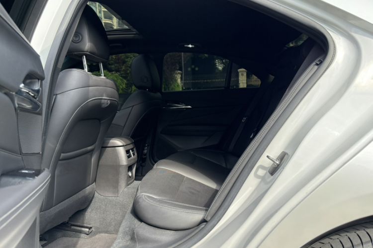 Used Cadillac CT4 2023 28T Luxury Version Interior 3