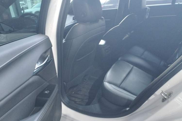 Used Cadillac CT4 2023 25T Luxury Model Interior 4