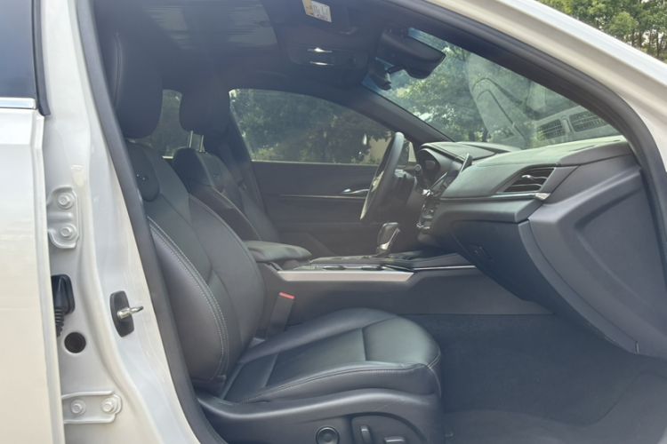 Used Cadillac CT4 2023 28T Luxury Version Interior 4