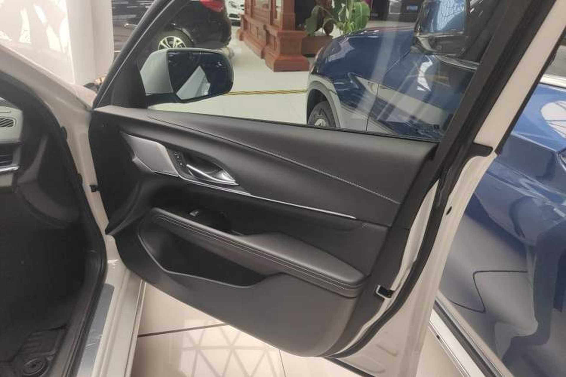 Used Cadillac CT4 2023 28T Luxury Version Interior 5