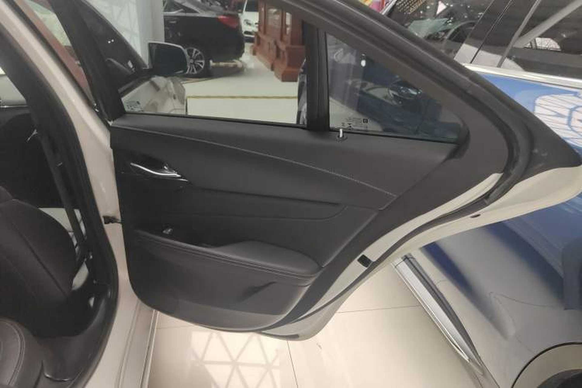 Used Cadillac CT4 2023 28T Luxury Version Interior 6
