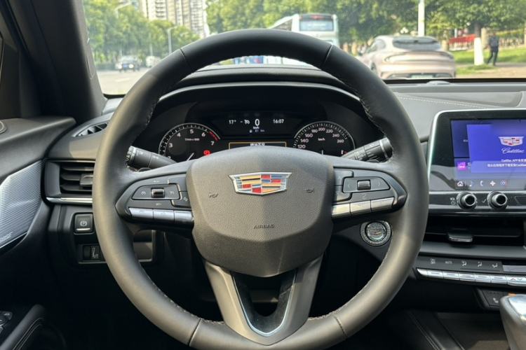Used Cadillac CT4 2023 28T Luxury Version Interior 9