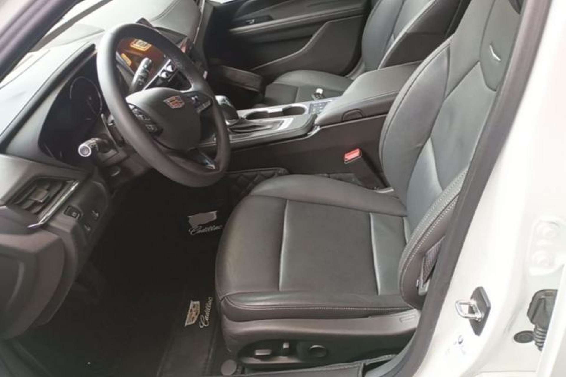 Used Cadillac CT4 2023 28T Luxury Version Left Front Seat