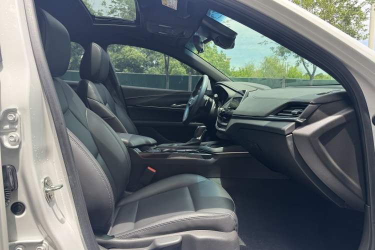 Used Cadillac CT4 2023 25T Fashion Edition Right Front Seat