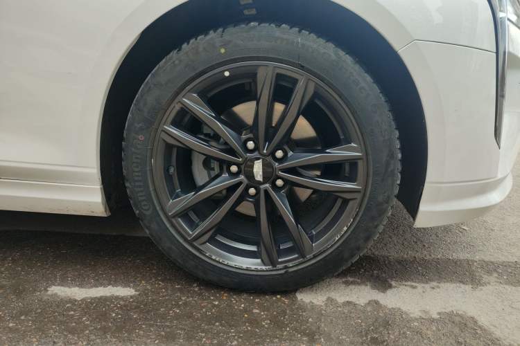 Used Cadillac CT4 2023 25T Luxury Model Right Front Wheel Hub