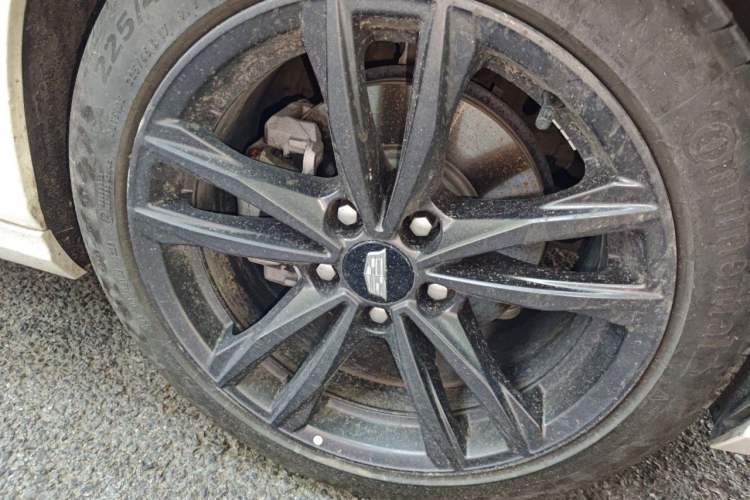 Used Cadillac CT4 2023 28T Luxury Version Right Front Wheel Hub