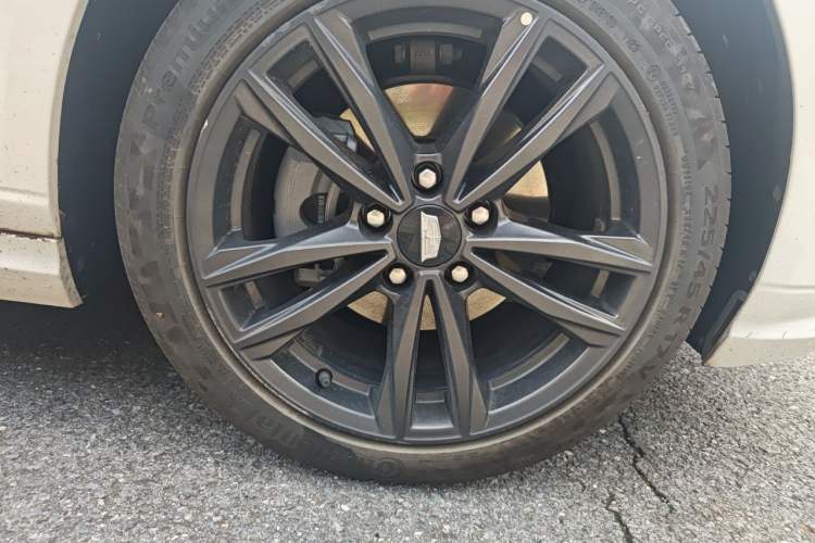 Used Cadillac CT4 2023 25T Luxury Model Right Front Wheel Hub