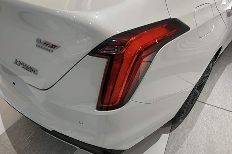 Used Cadillac CT4 2023 25T Luxury Model Right Rear Taillight