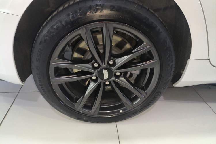 Used Cadillac CT4 2023 25T Luxury Model Right Rear Wheel Hub