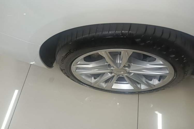 Used Cadillac CT4 2023 25T Fashion Edition Right Rear Wheel Hub