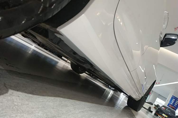 Used Cadillac CT4 2023 25T Luxury Model Right Side Sill