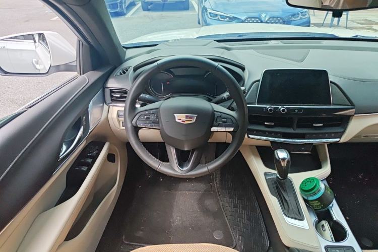 Used Cadillac CT4 2023 25T Luxury Model Steering Wheel