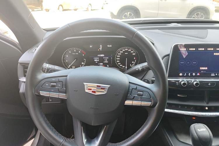 Used Cadillac CT4 2023 25T Luxury Model Steering Wheel