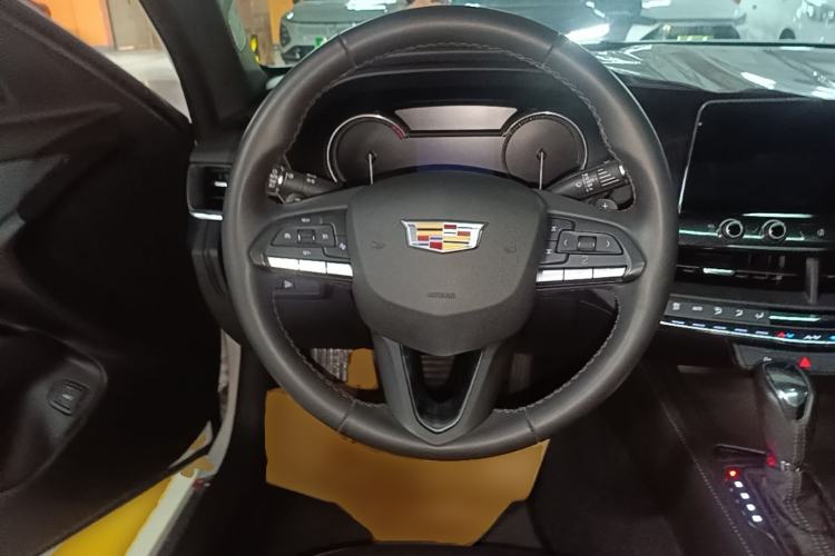 Used Cadillac CT4 2023 25T Luxury Model Steering Wheel