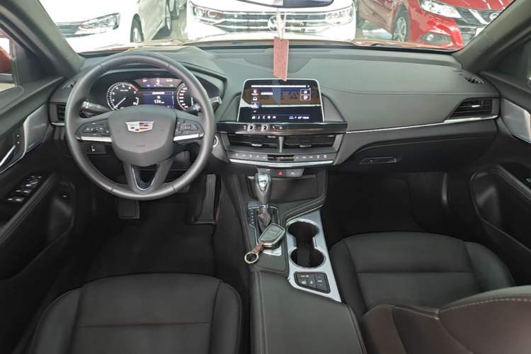 Used Cadillac CT4 2023 25T Luxury Model Center Console