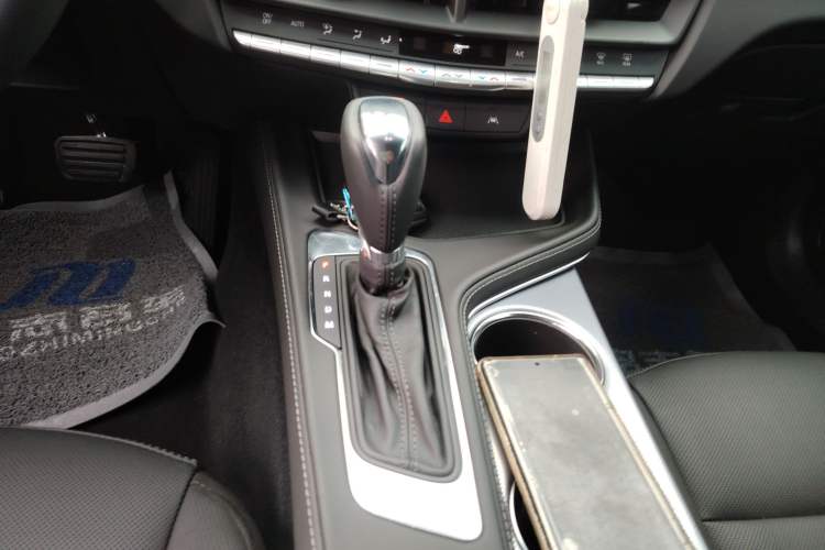 Used Cadillac CT4 2023 25T Luxury Model Gear Lever