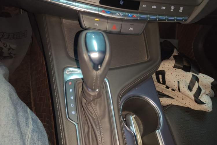 Used Cadillac CT4 2023 25T Luxury Model Gear Lever