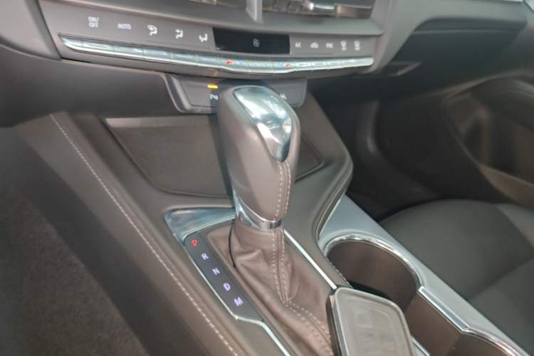 Used Cadillac CT4 2023 25T Luxury Model Gear Lever