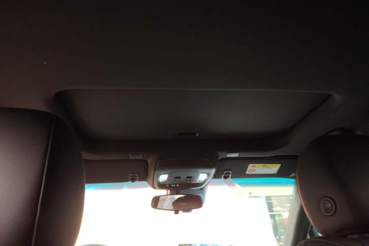 Used Cadillac CT4 2023 25T Luxury Model Headliner