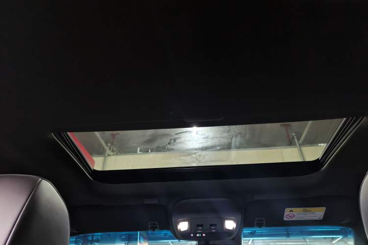 Used Cadillac CT4 2023 25T Luxury Model Headliner