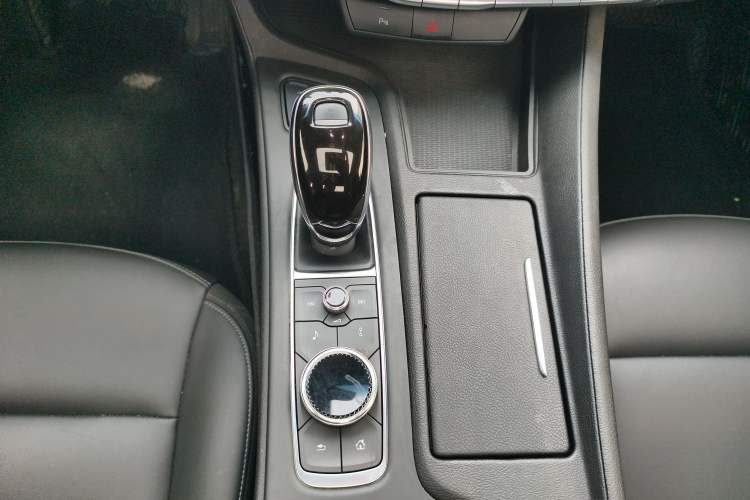 Used Cadillac CT5 2020 28T Fashion Edition Gear Lever