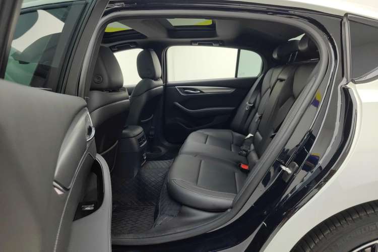 Used Cadillac CT5 2022 28T Luxury Edition Right Rear Seat