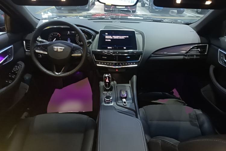Used Cadillac CT5 2020 28T Tech Edition Center Console