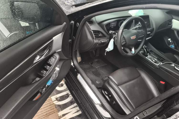 Used Cadillac CT5 2020 Revised 28T Platinum Sport Edition Driver Seat