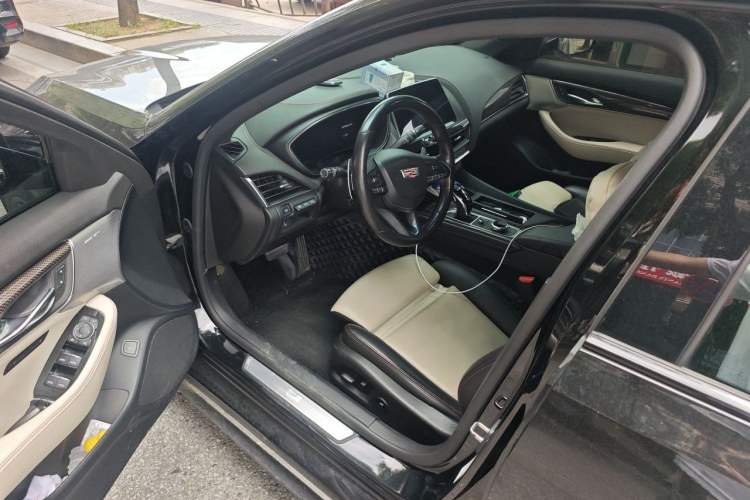 Used Cadillac CT5 2020 28T Platinum Sport Edition Driver Seat