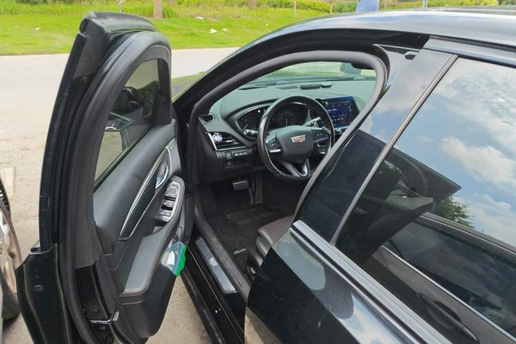 Used Cadillac CT5 2020 28T Platinum Sport Edition Driver Seat