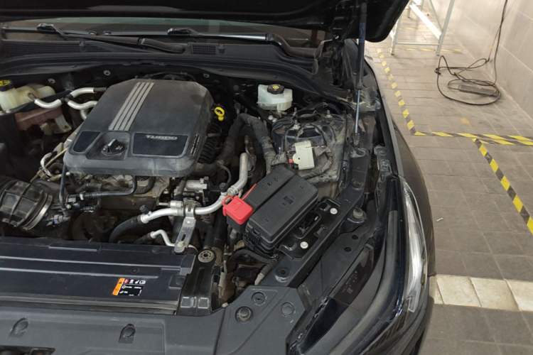 Used Cadillac CT5 2020 28T Fashion Edition Engine Bay Left