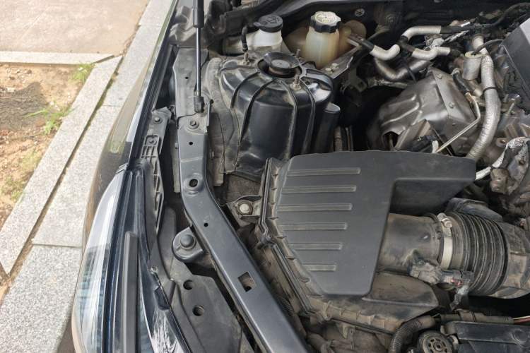 Used Cadillac CT5 2020 28T Platinum Sport Edition Engine Bay Right