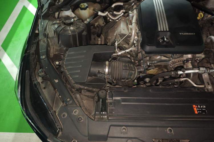 Used Cadillac CT5 2020 28T Luxury Version Engine Bay Right