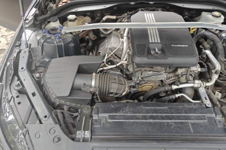 Used Cadillac CT5 2020 28T Tech Edition Engine Bay Right