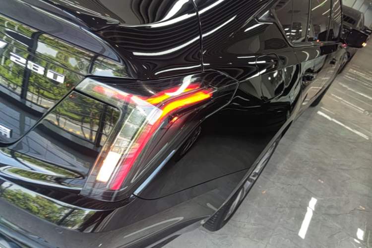 Used Cadillac CT5 2020 Updated 28T Leading Sporty Version Exterior 3