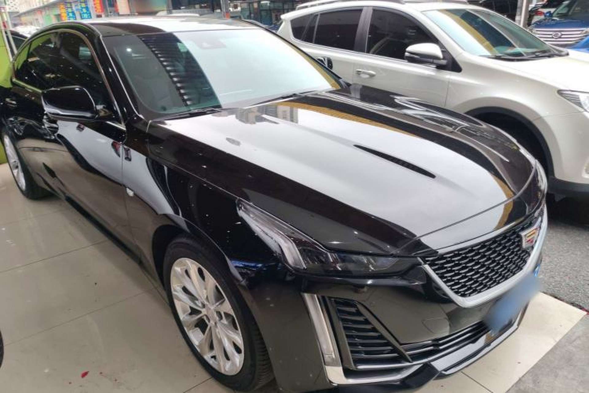 Used Cadillac CT5 2020 28T Luxury Version Front Right 45 Deg