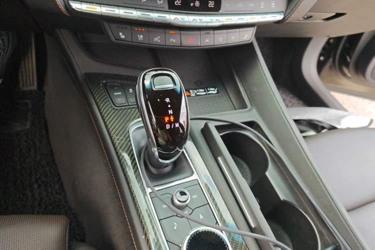Used Cadillac CT5 2020 28T Platinum Sport Edition Gear Lever