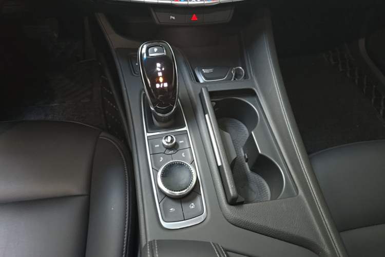 Used Cadillac CT5 2020 Revised Version 28T Fashion Edition Gear Lever