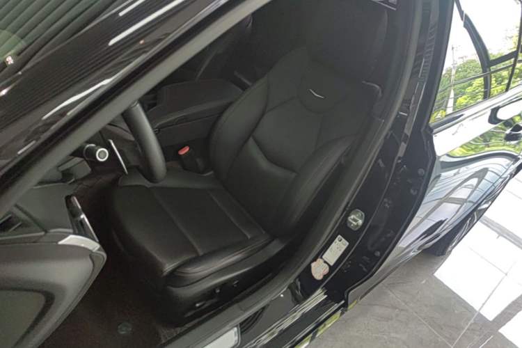 Used Cadillac CT5 2020 Updated 28T Leading Sporty Version Left Front Seat